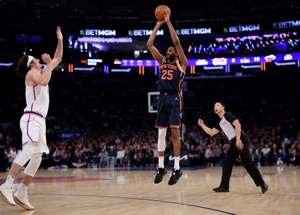 詹姆斯肘击 詹姆斯肘击